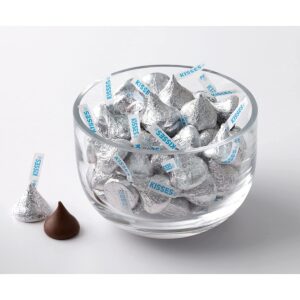 5 Pack - HERSHEY'S KISSES Milk Chocolate Candy, Halloween Candy, 306g Share Bag-11267