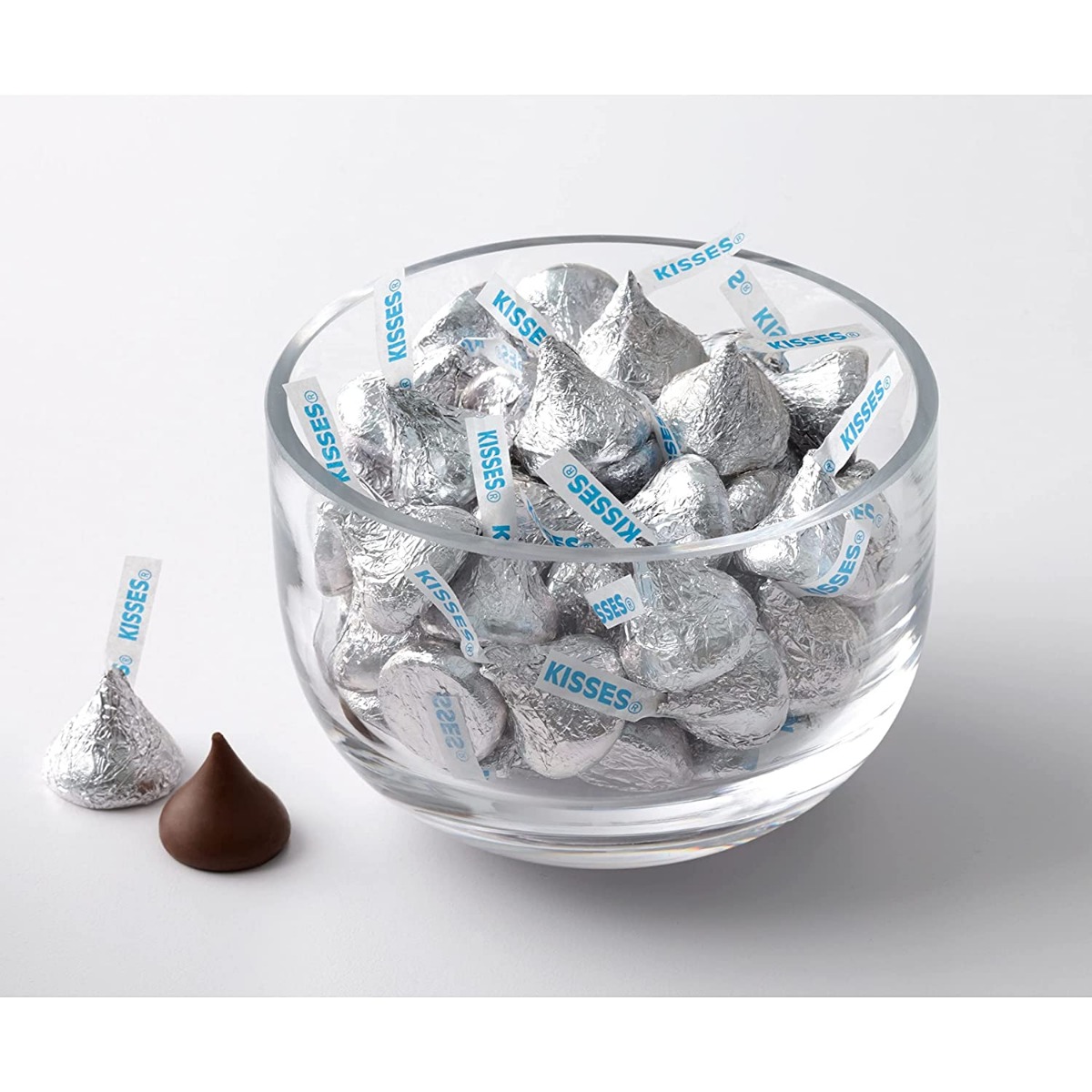 5 Pack – HERSHEY’S KISSES Milk Chocolate Candy, Halloween Candy, 306g Share Bag-11267